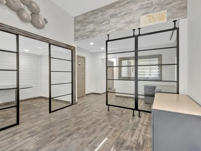 End-cap Warehouse with Offices in Central Jupiter, Move-in Ready