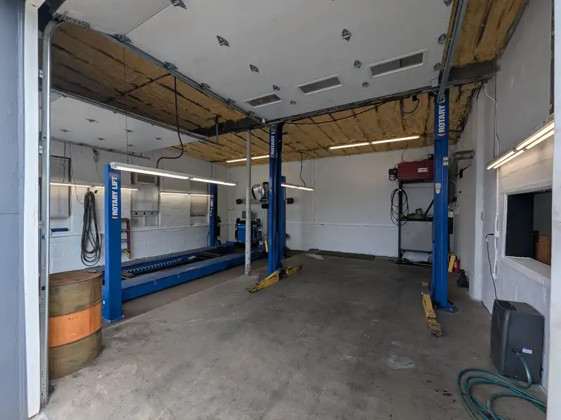 Turnkey Tire Business for Lease with Fully Equipped Office and Three Bays