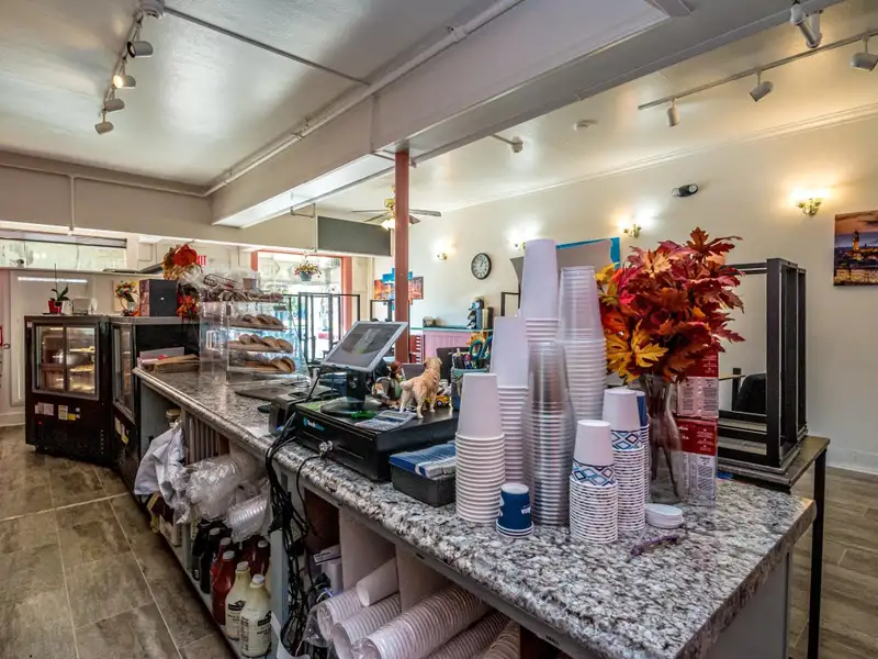 Established Coffee and Sweet Shop in Prime North Conway Village Location