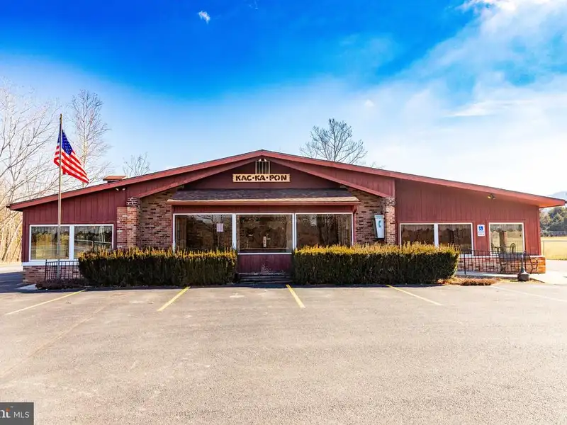 Established Restaurant with Commercial Kitchen and 120+ Seating in Hardy County