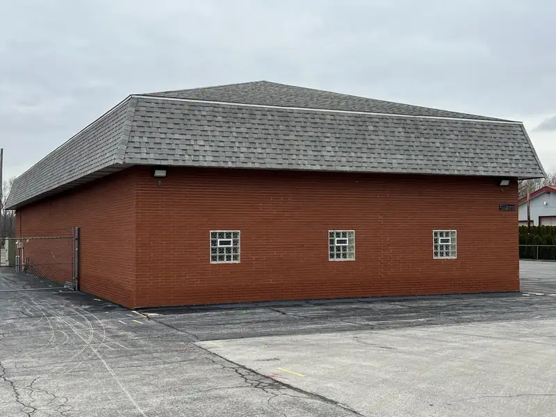 Industrial Flex Space for Lease with Overhead Door and Gated Parking