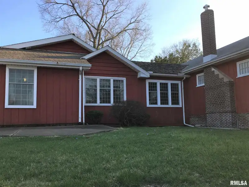 Commercial Investment Property in Pekin - Former Assisted Living Center Near Hospital Campus