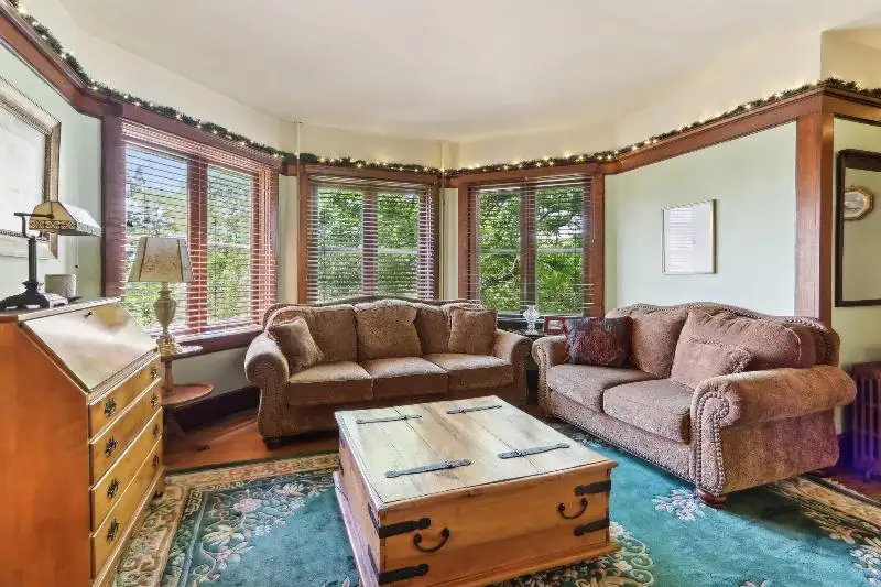 Turnkey B&b and Event Center in Wisconsin Dells with 17 Guest Suites