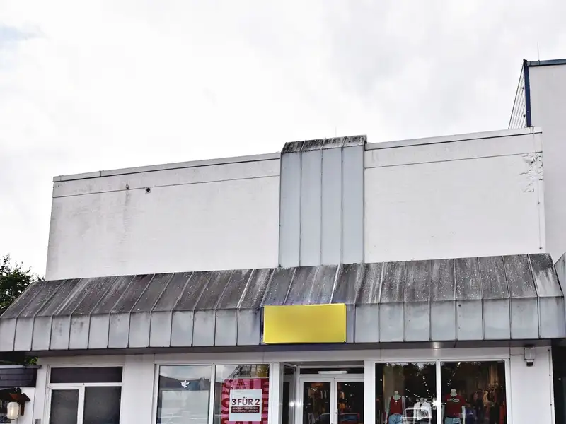 Commercial Retail Property in Bückeburg City Center with Stable Rental Income
