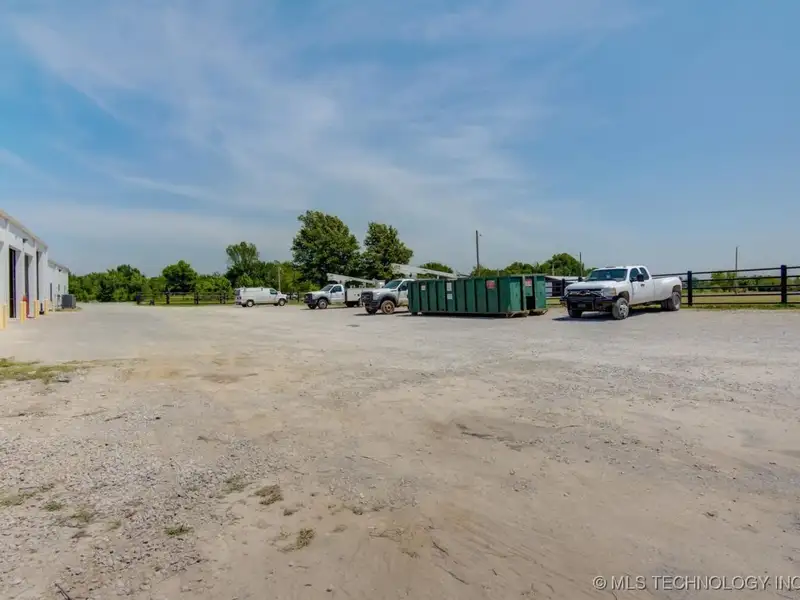 Fully Leased Office/warehouse with Nnn Lease in Prime Location, 45,000 Sf Yard Space