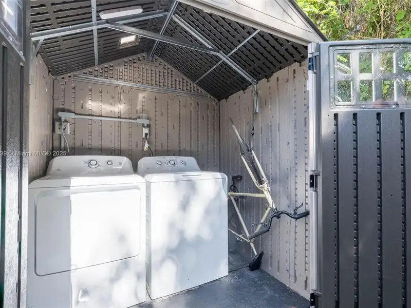 5-unit Multifamily Property in Miami's Opportunity Zone with Development Potential and Upgrades