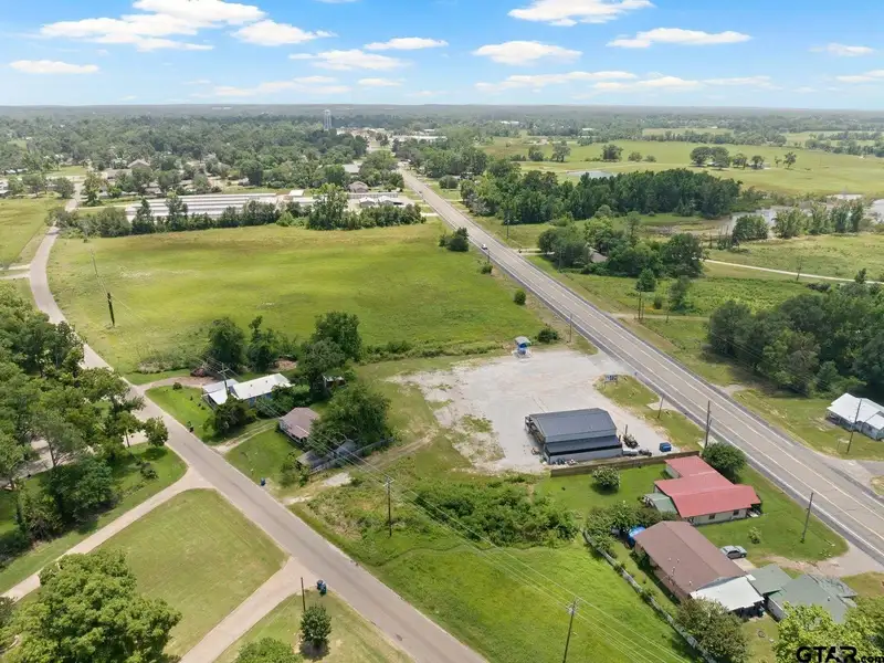 Commercial Property with 2400 Sq Ft Building on 1.168 Acres in Winnsboro, Tx