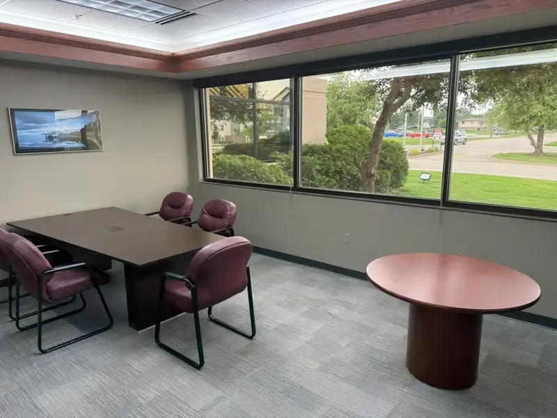 Furnished Office Space for Sublease in Southwest Cedar Rapids – 40,770 Sf