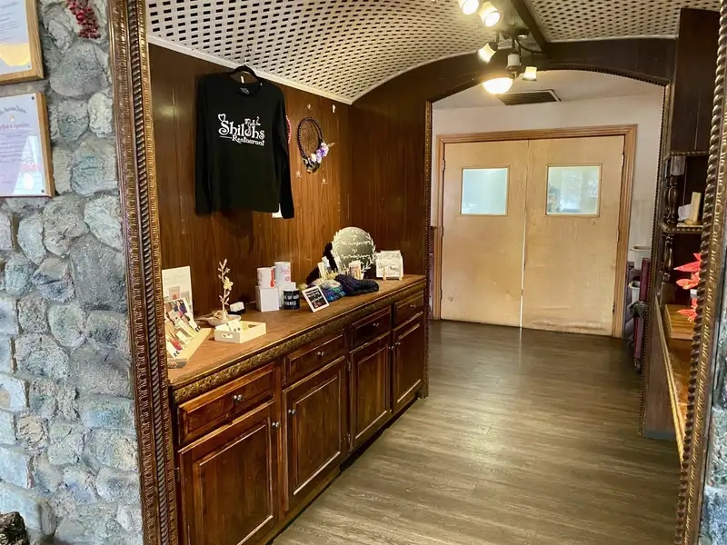 Turnkey Restaurant Opportunity in High-traffic Woodsville/haverhill, Nh with Growth Potential