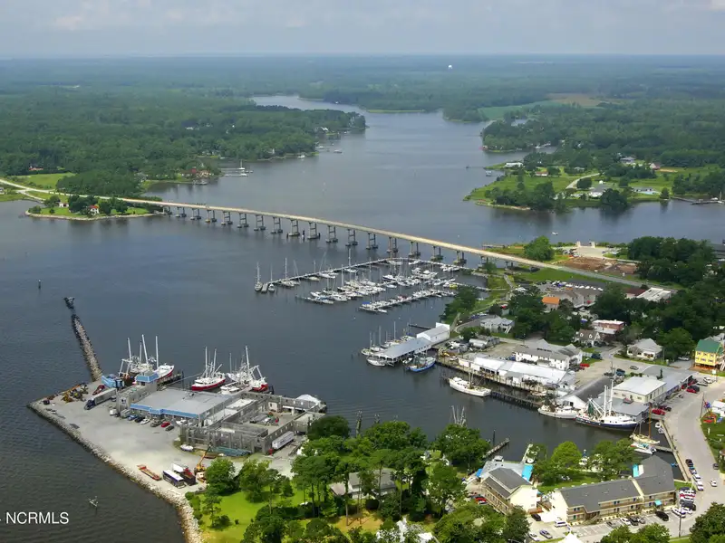 Prime Waterfront Mu-1 Development Opportunity in Historic Oriental, Nc with Deepwater Dockage