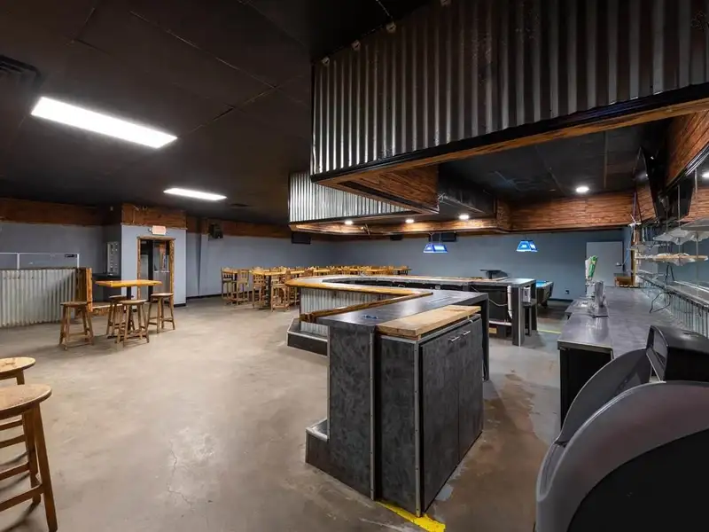 Prime Restaurant/bar on 1.24 Acres with Ample Parking and Outdoor Dining