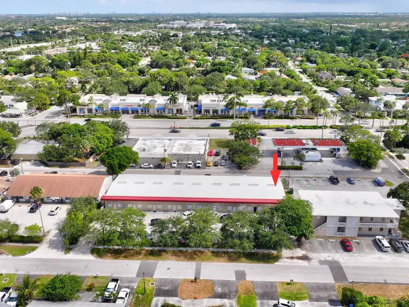 End-cap Warehouse with Offices in Central Jupiter, Move-in Ready