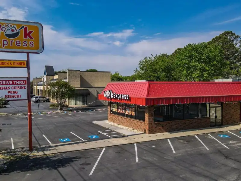 Prime Commercial Restaurant Space in High-traffic Location, 2915 Sq. Ft.