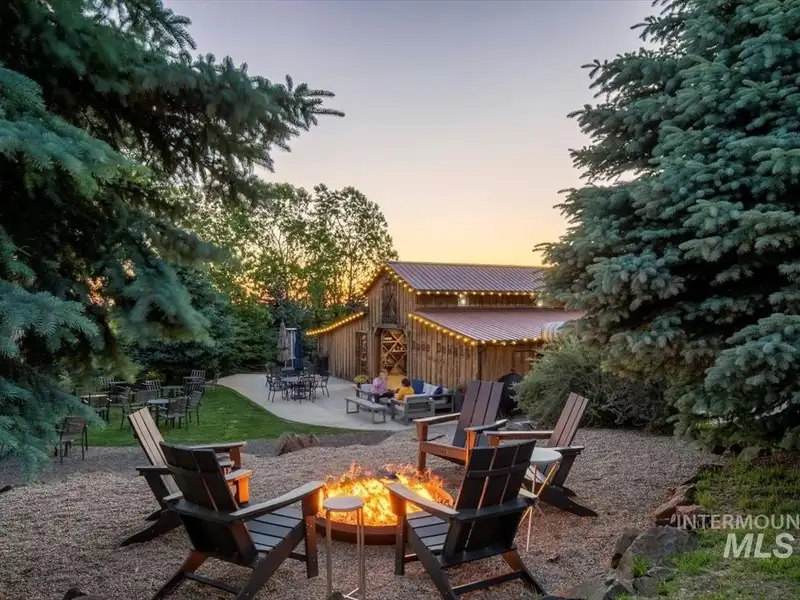 Hilltop Winery and Event Center with Custom Home and 360-degree Views in Eagle, Idaho