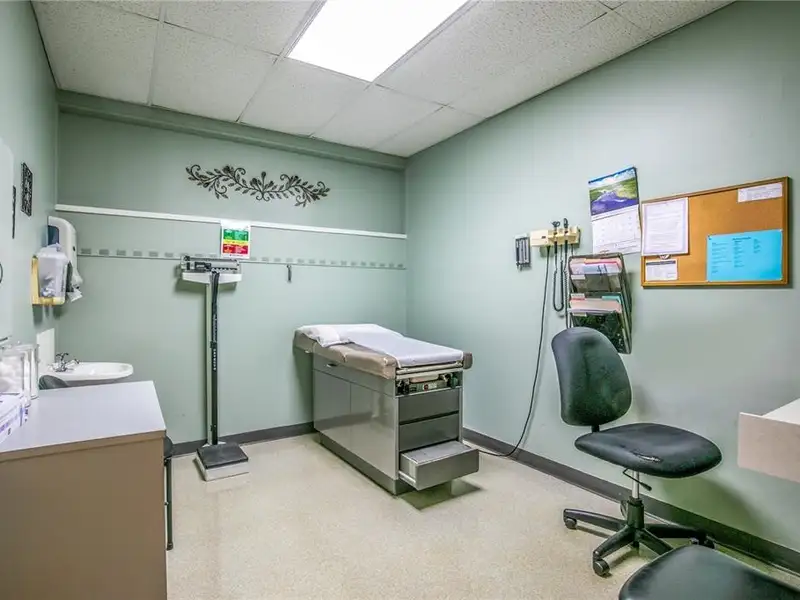 Medical Office Building for Sale in Prime Clermont Location with Ample Parking