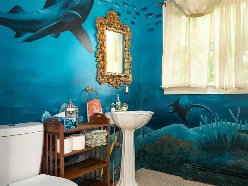 Distinctive Victorian Guest House in Jamestown with 7 Ensuite Bedrooms and Water Views