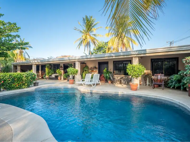 Centrally Located Guest House Apartments in Flamingo Beach, Costa Rica
