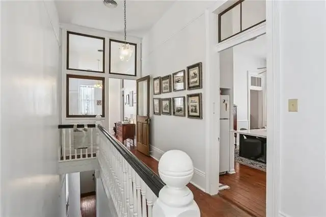 Spacious 2 Bed, 2 Bath Apartment with Balcony on Prytania Corridor