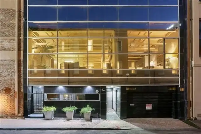 Historic 3-bedroom Residence with Rooftop Terrace in Cbd, Plus 1-bedroom Unit for Rental