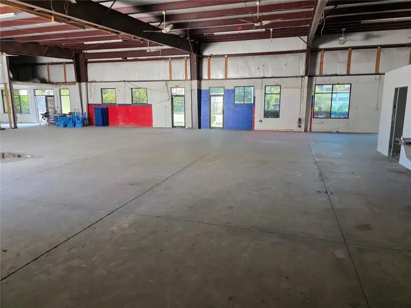 Versatile Commercial Space with Zoning for Office, Retail, and Light Industrial Near I-4