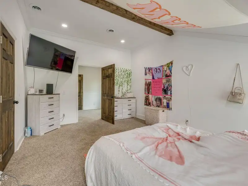Custom Barndominium on 3 Acres with Pool and Income-generating Garage in Tennessee