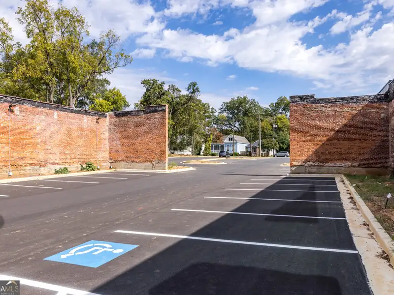 Renovated Cotton Warehouse for Lease in Prime Location with Unique Architectural Features