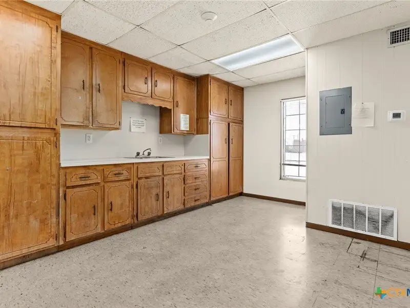 High-visibility Industrial Property with Multiple Access Points in Killeen Area