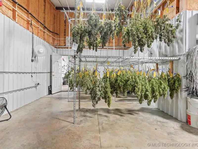 Modern Industrial Property on 9 Acres with Versatile Space and Expansion Potential