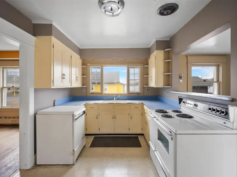 Versatile Live-work Property on High-traffic Route 9w in Catskill, Ny