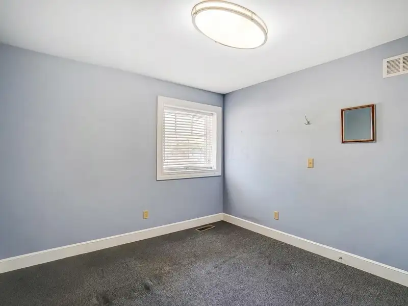 Standalone Commercial Building with Office Suite in Prime Hilliard Location