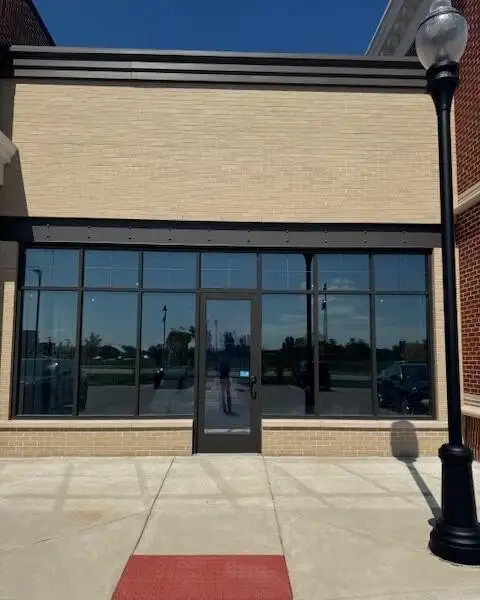 Retail Space for Lease on Us-41 Corridor - 1,977 Sf Vanilla Box Suite