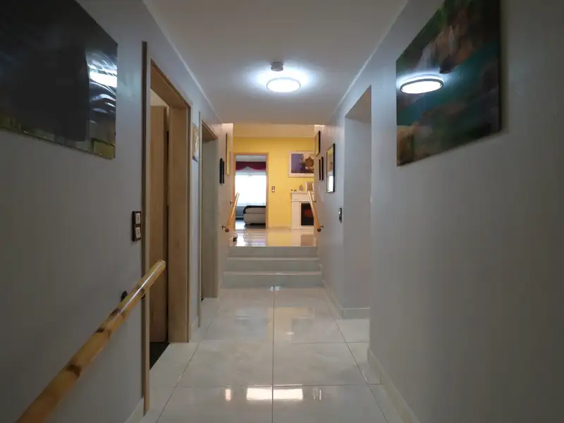Restaurant and Guest Accommodation with Owner's Apartment in Modernized Facility