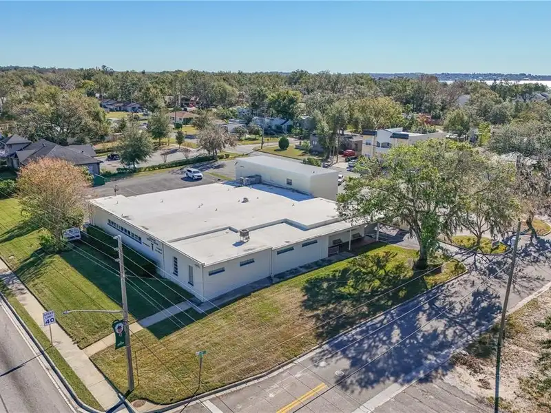 Medical Office Building for Sale in Prime Clermont Location with Ample Parking