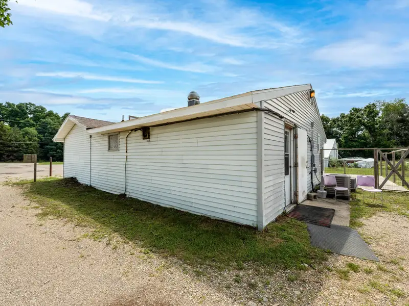 Cozy Diner with Pole Barn on 3 Acres Across from Pine Lake