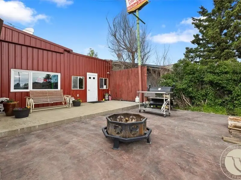 Renovated Saloon with Licenses Near Red Lodge and Beartooth Highway, Includes Living Space