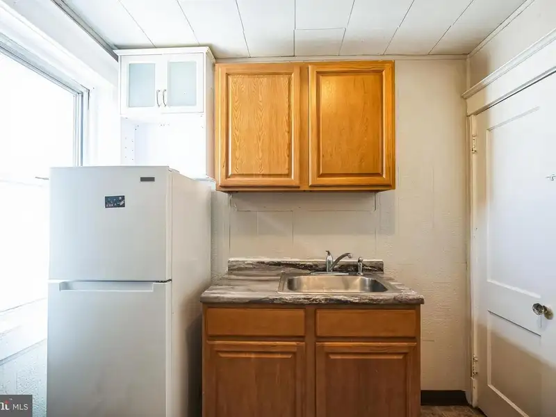 Fully Occupied Mixed-use Multi-family with Commercial Units and Apartments in Prime Location
