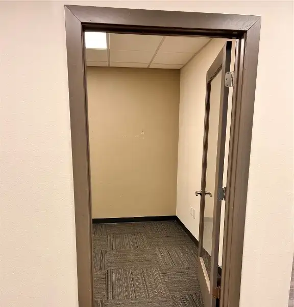 Affordable Commercial Space with Private Entrance and Kitchenette in Sw Side Location
