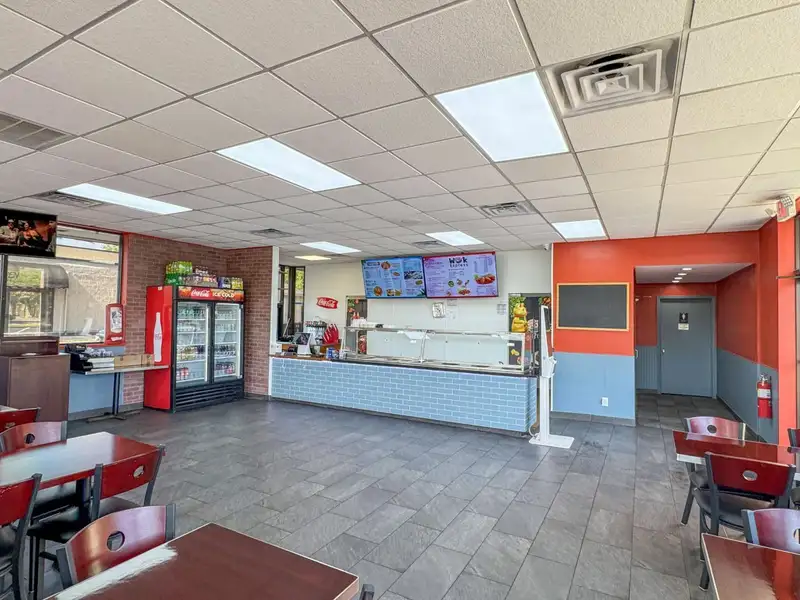 Prime Commercial Restaurant Space in High-traffic Location, 2915 Sq. Ft.