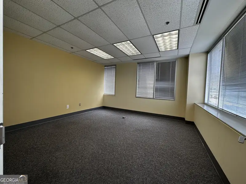Spacious 4400 Sq Ft Office Space with Utilities Included