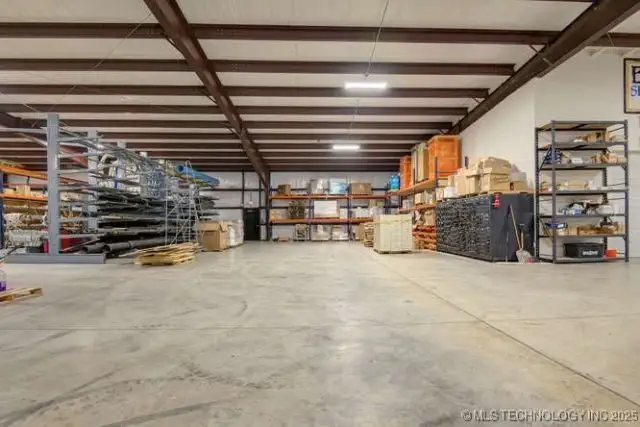 Modern Office/warehouse for Lease in Commercial General Zone - 22,080 Sf Total Space