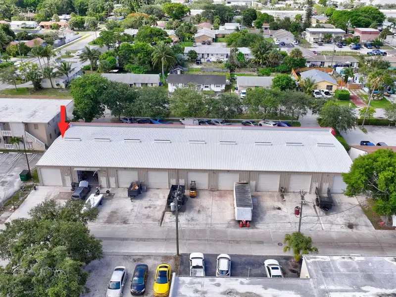 End-cap Warehouse with Offices in Central Jupiter, Move-in Ready
