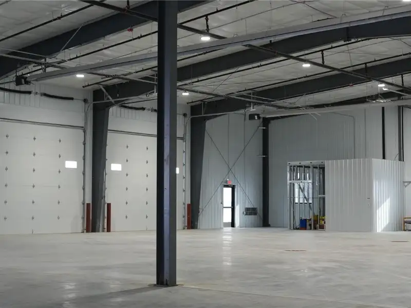 New Construction Warehouse Facility Near Eastern Iowa Airport with Flexible Bay Sizes