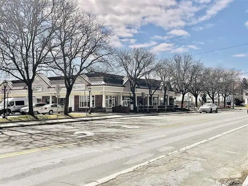 Cozy Office/studio Space in Pleasant Valley with Private Bathroom and Storage