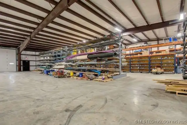 Modern Office/warehouse for Lease in Commercial General Zone - 22,080 Sf Total Space
