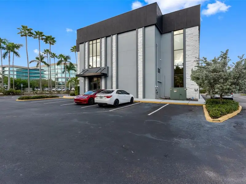 Premium Corporate Office Space with Helipad on U.s. 19 N, Clearwater