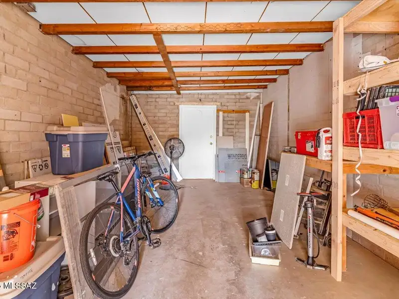 Fully Renovated Multi-family Property in Miramonte Neighborhood with 6 Apartments