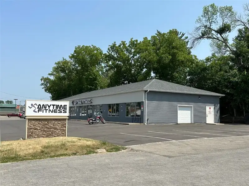 Investment Opportunity: Anytime Fitness Franchise with Recent Renovations and 3.5 Years Remaining on Lease