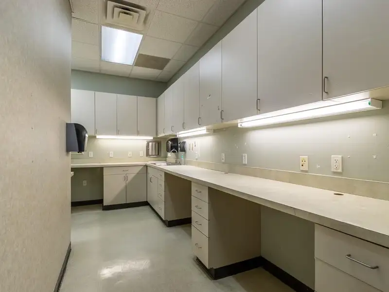 Freestanding Medical Office Near North Florida Regional Medical Center with Multiple Exam Rooms