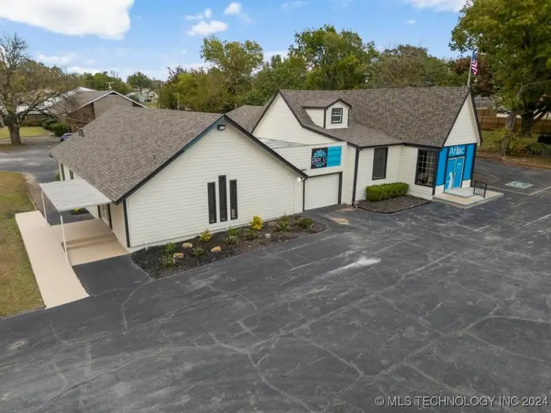 Versatile Event Center and Office Building with Conference Rooms in Prime Location
