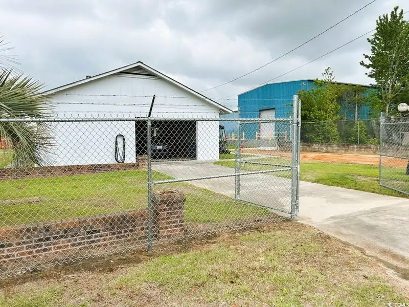 Commercial Property with Office and Warehouse on 1.5 Acres in Andrews, Sc